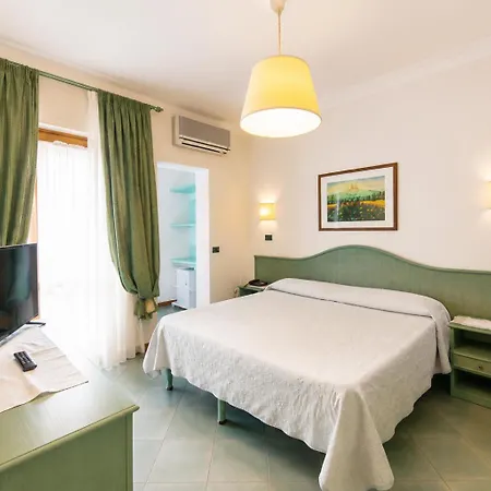Kyrton Hotel 3*